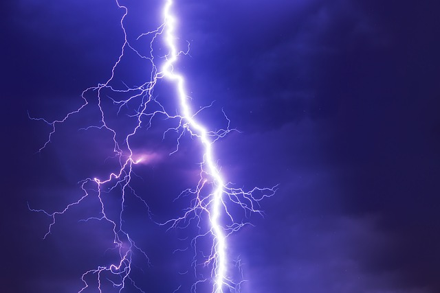 Revize hromosvodů není byrokratický nesmysl